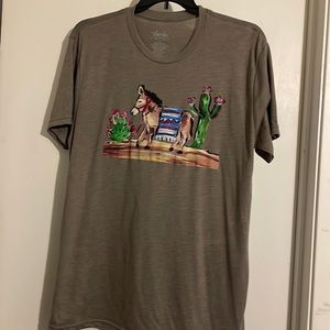 Super cute donkey T-shirt it is a brown color size xl